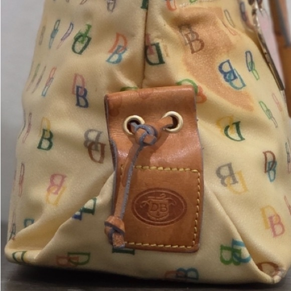 Giveaway Live Show November 25Th Dooney Vintage - Picture 4 of 6